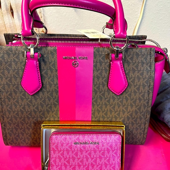 Michael Kors Handbags - FIRM PRICE! NWT Michael Kors Marilyn Medium Satchel with Matching Wallet!